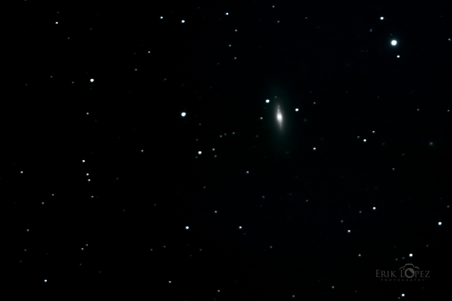 M102 - The Spindle Galaxy. Carretero, Puebla, México. 13 de marzo de 2021, 02:36 hrs. f/0 13 sec ISO-12800 Celestron Advanced VX 9.25